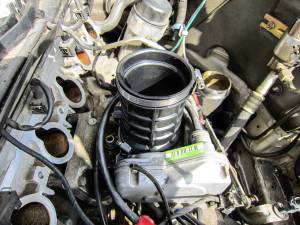 m104cleanthrottlebootandintakeseat.jpg